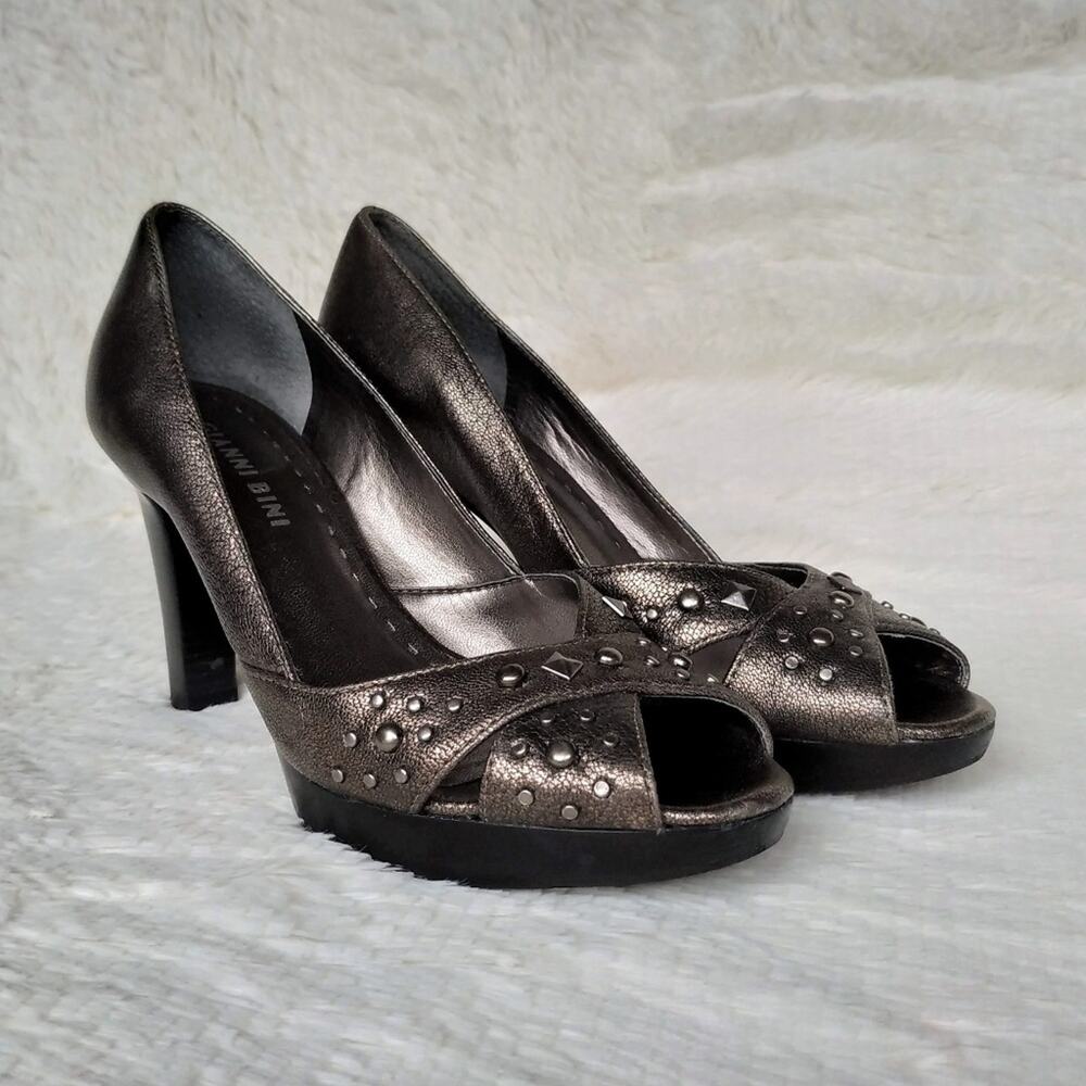 Gianni Bini Taupe/Gray Metallic Peep Toe Pumps